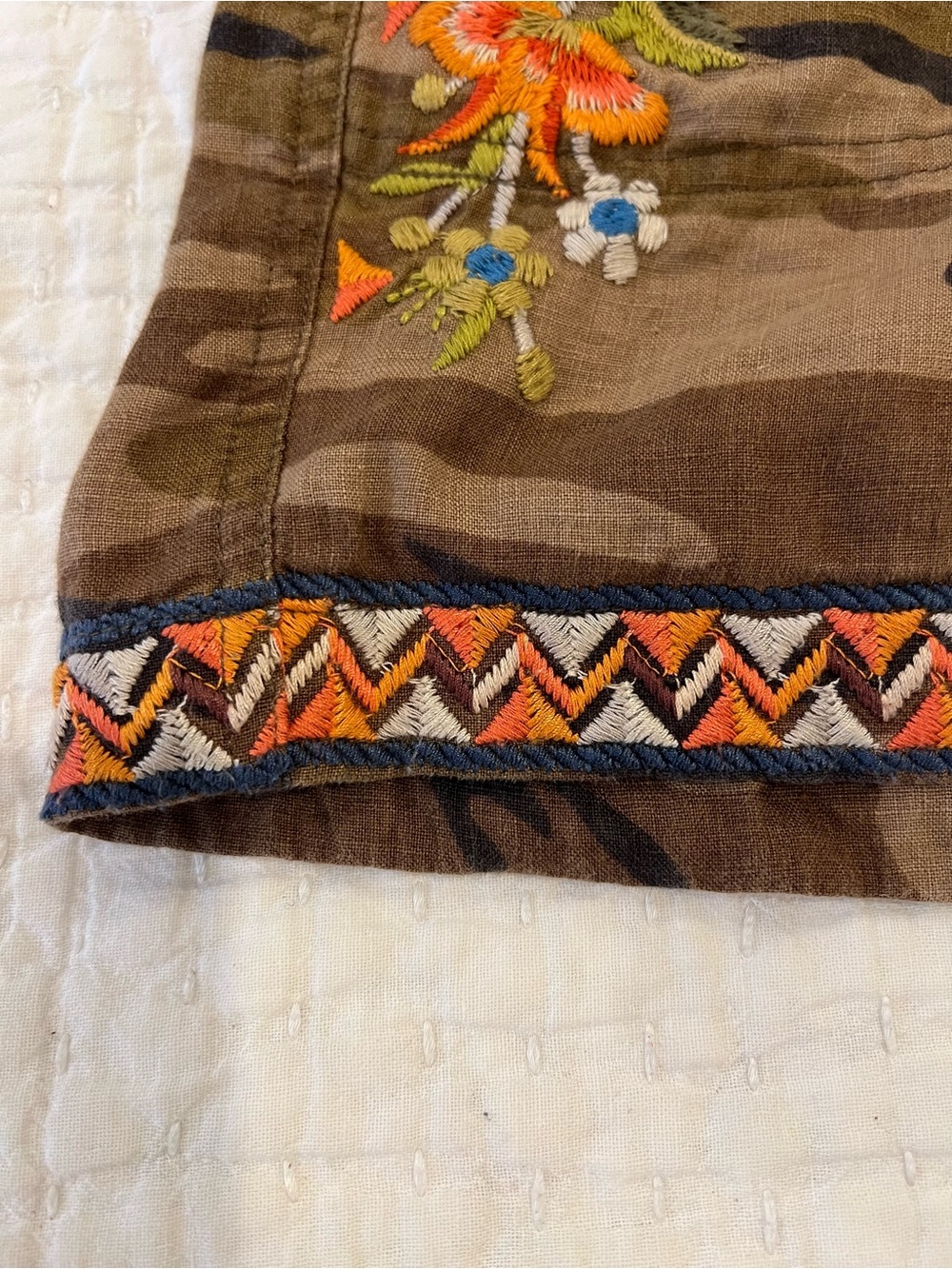 Johnny Was Shorts Womens Large Brown Camo Embroidered Linen Drawstring Pockets - Picture 5 of 14